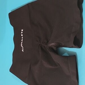Alphalete button scrunch gym shorts XS